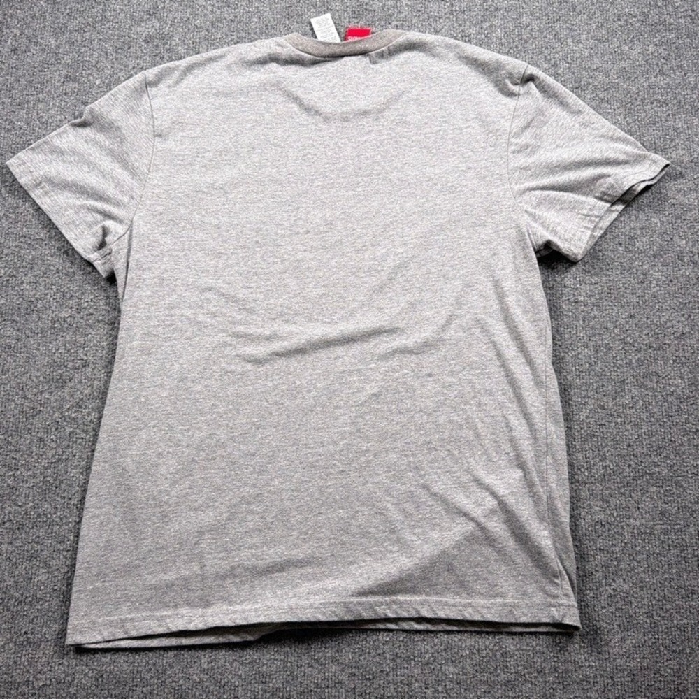 Vintage Peanuts Christmas T-Shirt Mens Large Gray Charlie‎ Brown Snoopy Graphic - Picture 4 of 9